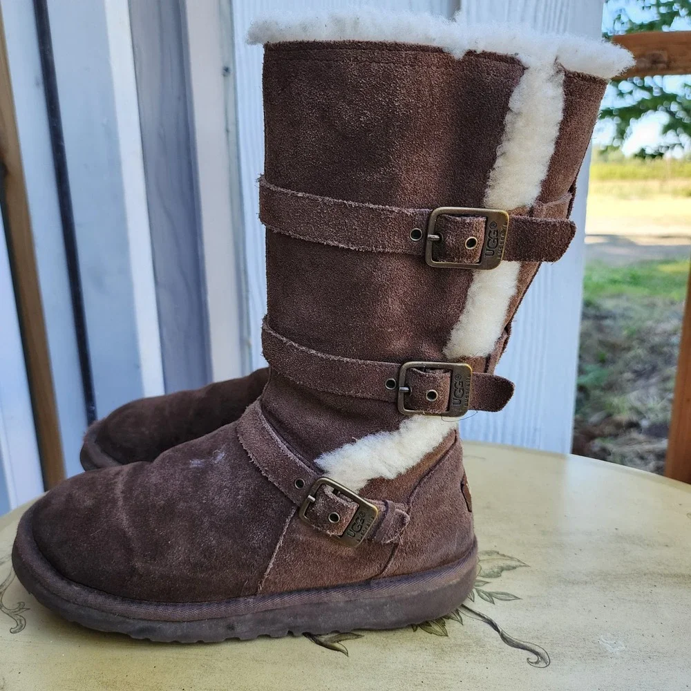 UGG Australia Maddie Youth Sz 4 Brown Suede Shearling Triple Buckle Tall Boots